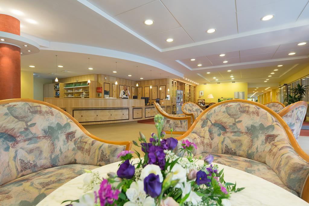 Gda Hotel Нойштадт-ан-дер-Вайнштрасе Экстерьер фото
