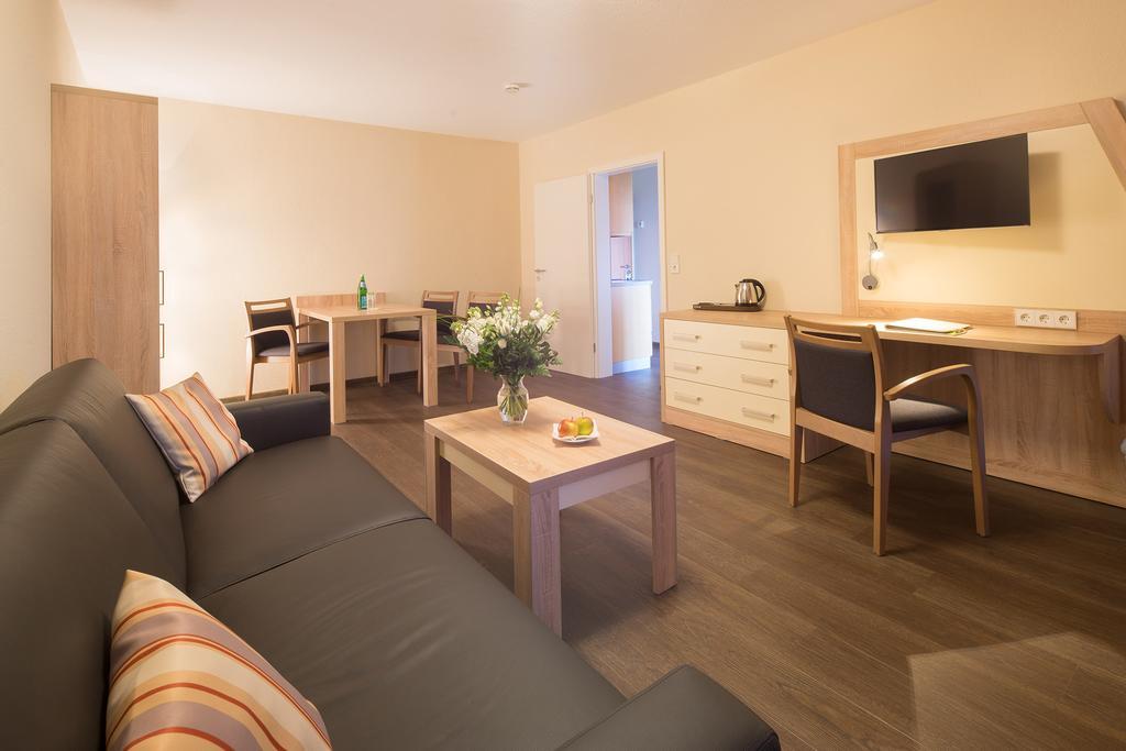 Gda Hotel Нойштадт-ан-дер-Вайнштрасе Экстерьер фото