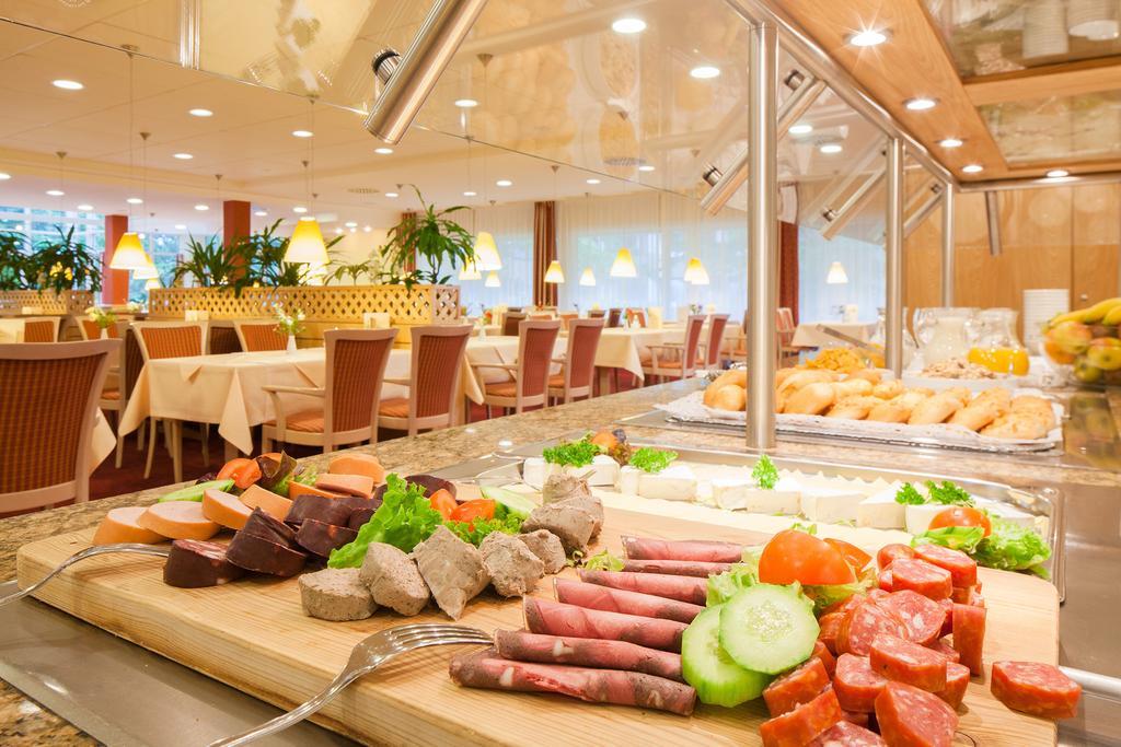 Gda Hotel Нойштадт-ан-дер-Вайнштрасе Экстерьер фото