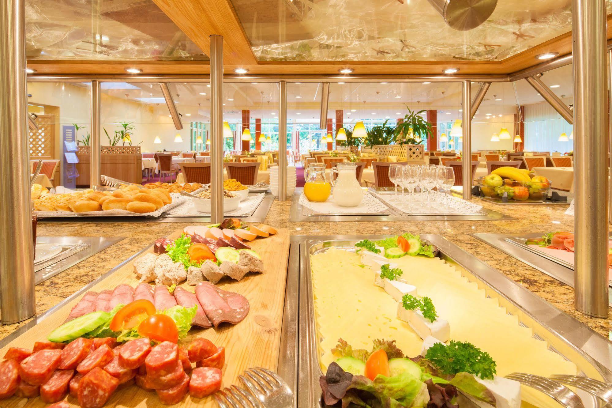 Gda Hotel Нойштадт-ан-дер-Вайнштрасе Экстерьер фото